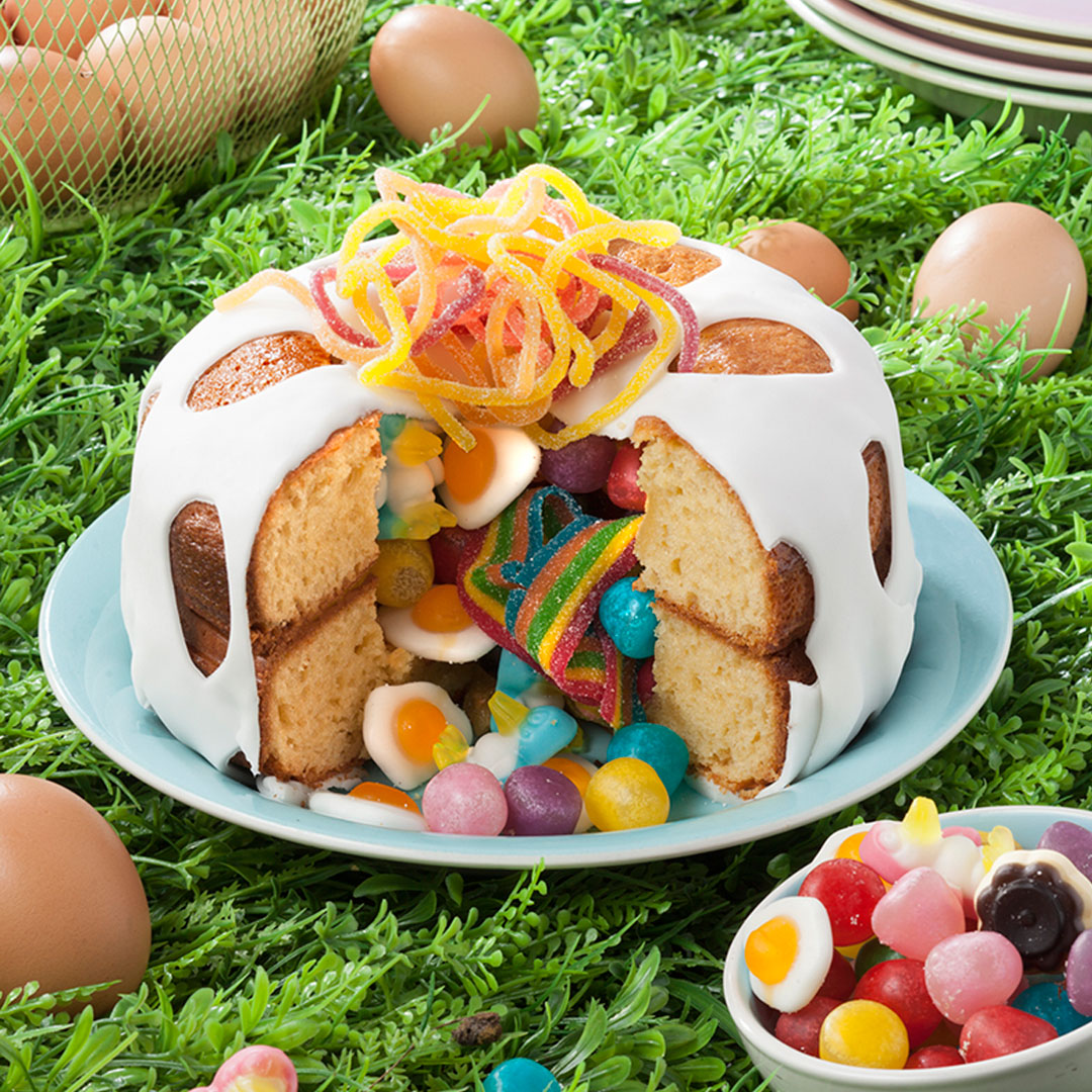 Gâteau surprise aux oeufs de Pâques et confiture - Dessert