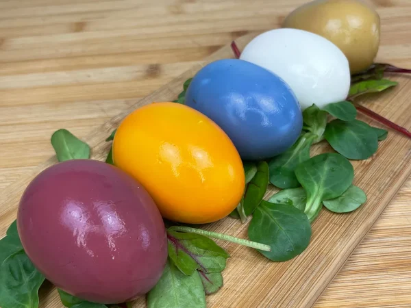 En cuisine avec les enfants : le secret des œufs durs colorés