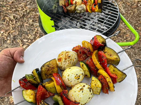 Brochettes œufs et légumes