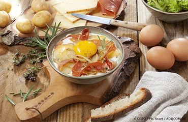 Dans le magazine Gourmand les œufs et la salade de mâche pour un rendez-vous gourmand !