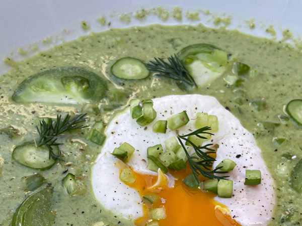 Gaspacho vert et son œuf parfait