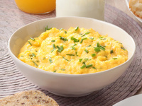 Vu dans le Best of du magazine Gourmand, des idées recettes originales d'oeufs avec du saumon !