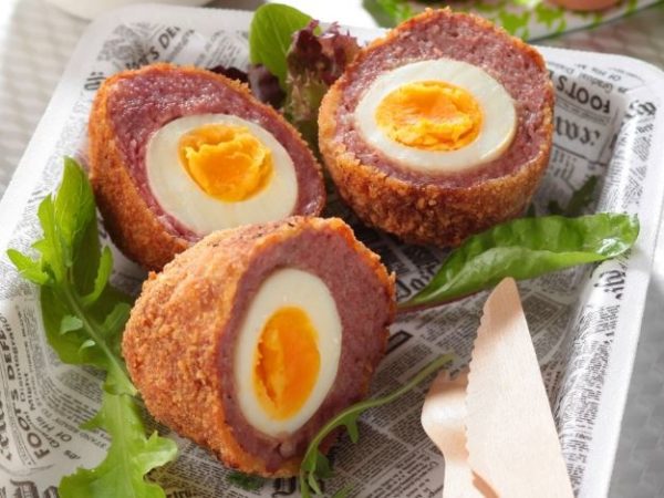 Vu dans Bretons en cuisine : un hommage à la cuisine britannique avec un scotch egg revisité