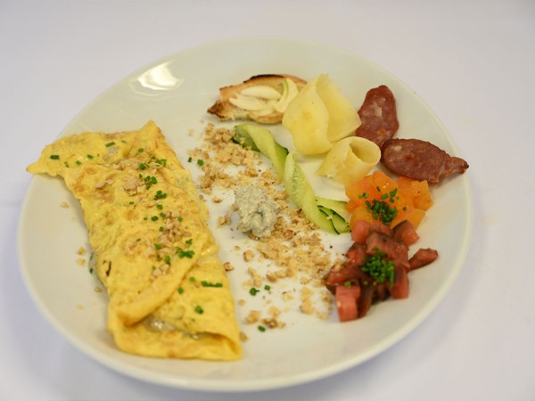 Valentina Nicuta remporte le 4e Prix du Trophée Œufs de France 2025 avec son Omelette aux yeux bleu d’Auvergne