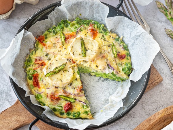 Cassolette d’œufs, chèvre et légumes de printemps